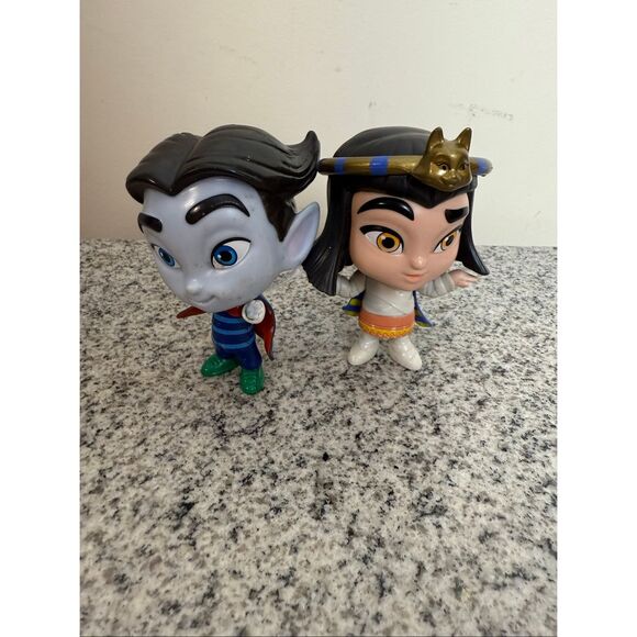 Netflix Super Monsters Action Figures 4" Tall Lot Of 2 Playskool Zoe & Drac - Picture 1 of 2